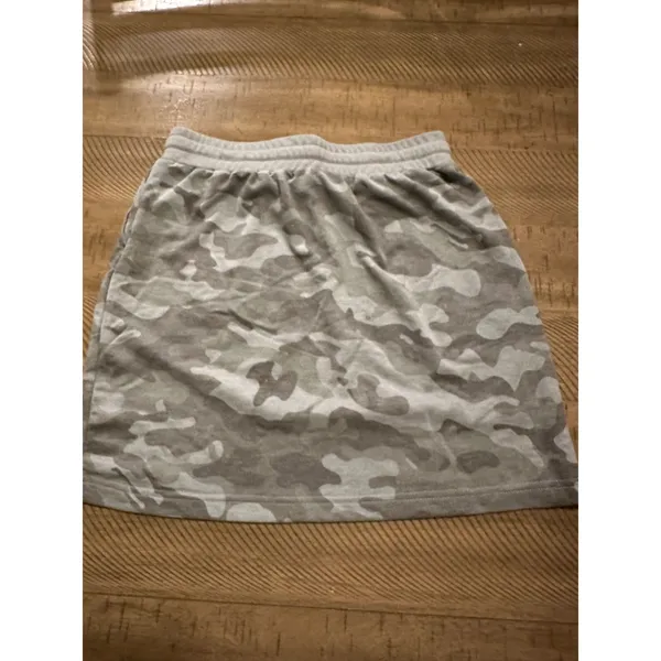 Jane and Delancey Grey Camo Soft Knit Mini‎ Skirt - Size Small - Image 3