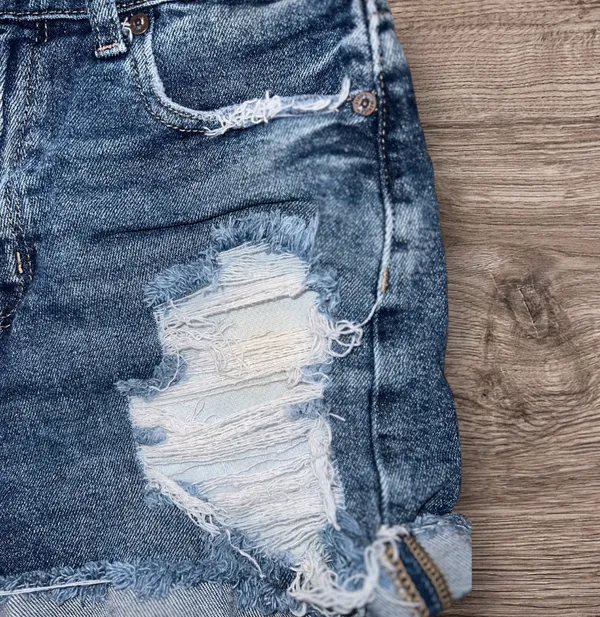 American Eagle Denim Mom Distressed Jean Cuffed Shorts Size 0 - Image 4