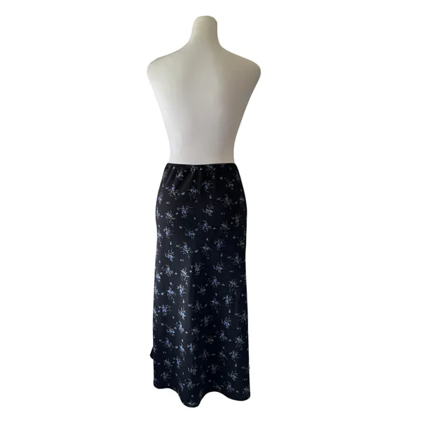 Wild Fable Black & Blue Floral Print Stretchy Midi Skirt - Image 8
