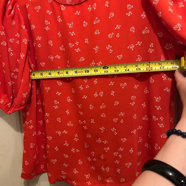 Elodie Red Puff Sleeve Boxy Blouse with small white floral print - size medium - Image 5