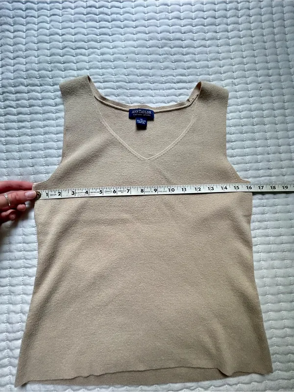 Ann Taylor Beige Sleeveless Knit Top Size Medium - Image 5