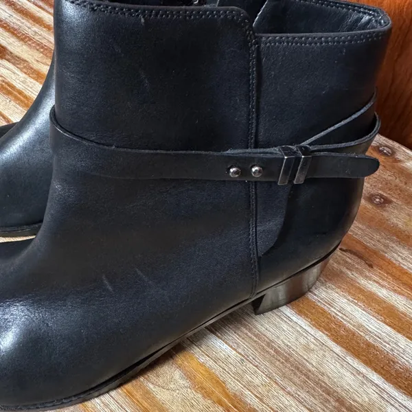 Clarks Womens Black Leather Ankle Boots Buckle Strap Side Zip Block‎ Heel 9.5M - Image 3