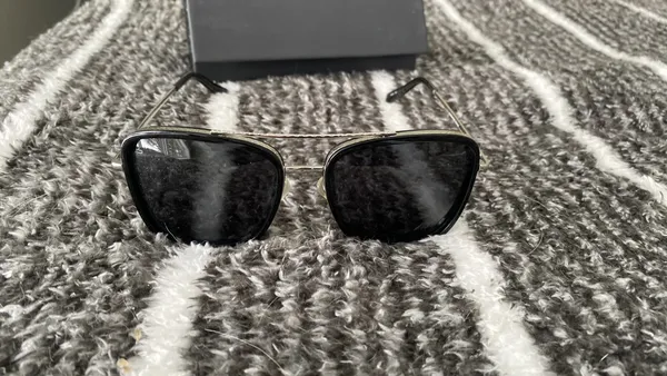 Privé Revaux Sunglasses Black - Image 3