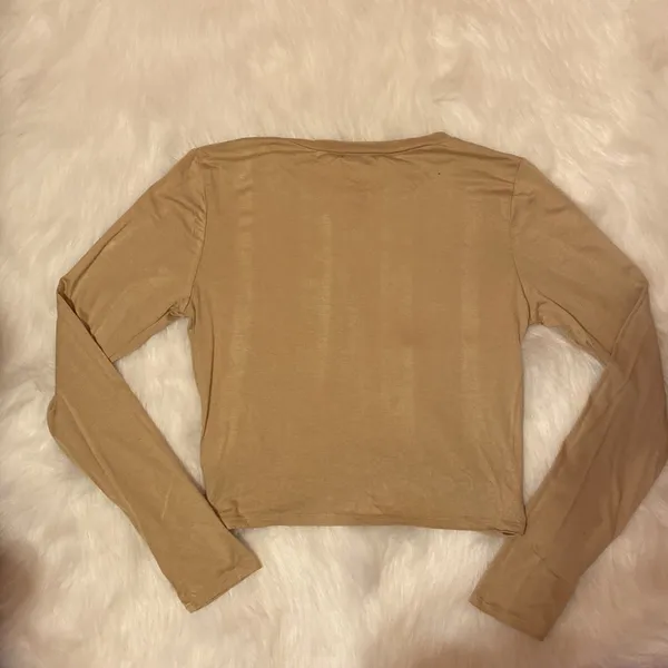 Ambiance Tan Front Twist Long Sleeve Crop Top Size M - Image 4