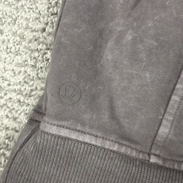 Lululemon Scuba Crew Neck Sweatshirt Womens 8 Taupe Gray Soft Washed Lunar Rock - Image 5