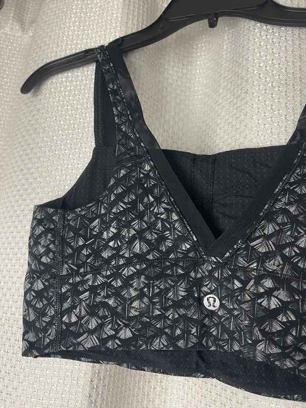 Lululemon Sports Bra (8) - Image 9