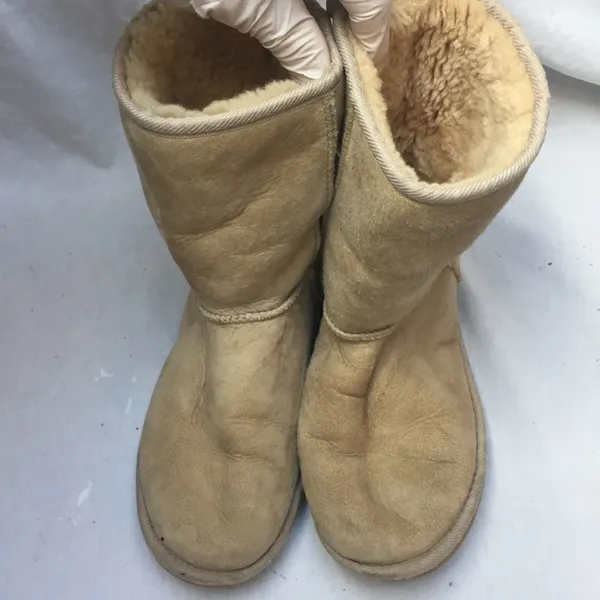 Short UGG Tan Boots Size: 7 - Image 5