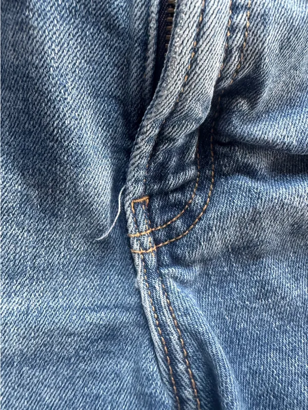 Old Navy Jean Shorts size 4 - Image 5