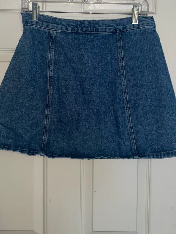 Urban Outfitters Denim Button-Front Mini Skirt in Dark Blue Size Large - Image 2