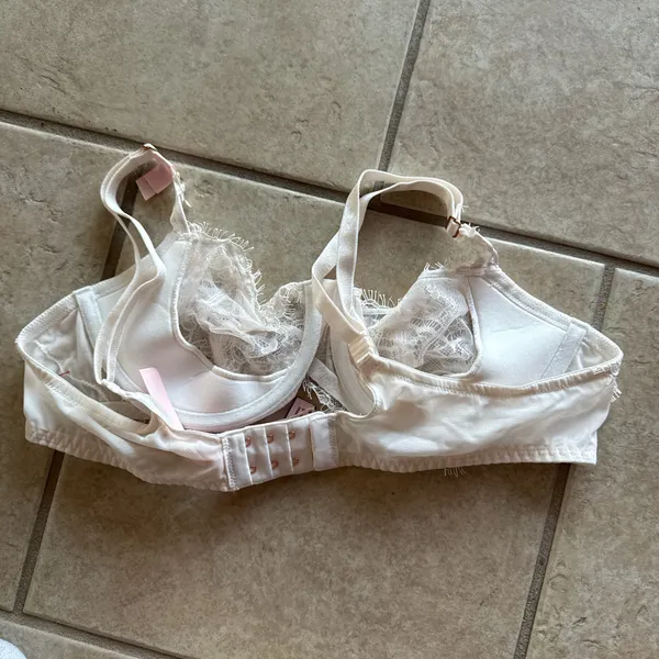 Victoria's Secret Lace Bra - Image 3