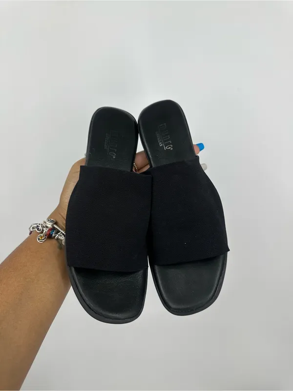 Vintage Y2K Black Block Heel Sandals Women's Size 8 Grunge Whimsical - Image 3