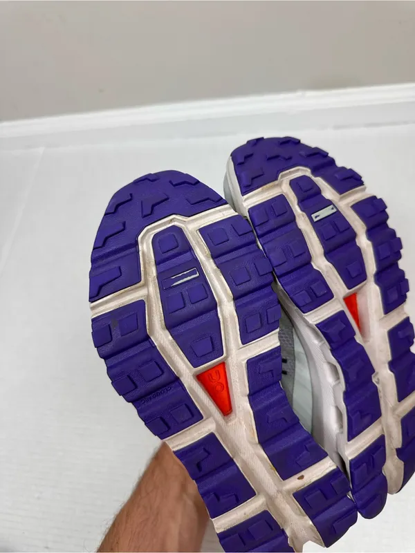 On Cloud Cloudvista Women's 'Frost Mineral Trail' Running Shoes Size 8.0 - Image 11