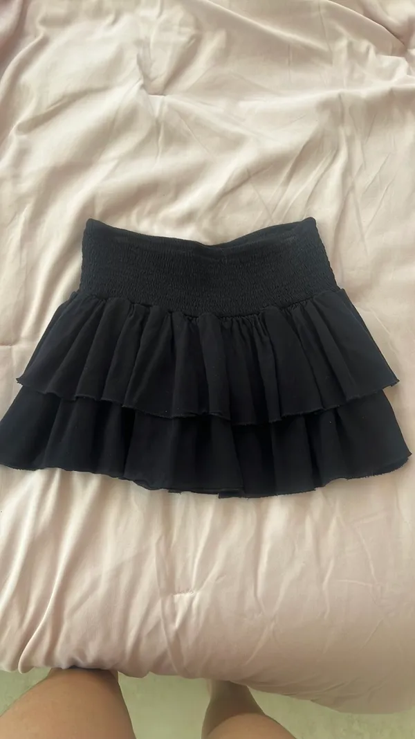 Beachy Short Black Skirt - Image 2