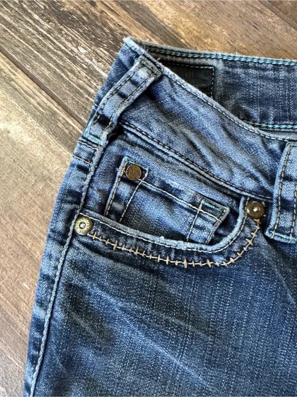 Distressed Suki Silver Jeans Medium Blue Bootcut Jeans size 27 - Image 9