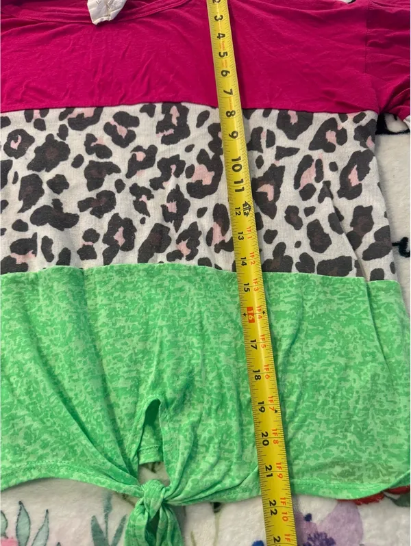 Fantastic Fawn Animal Print Fashion Top, Size M - Image 5