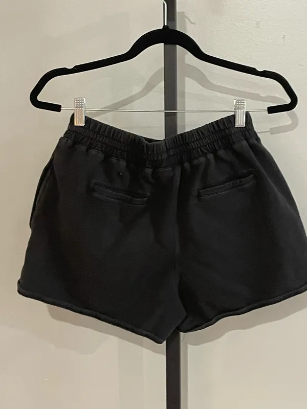 Richer Poorer For The People Elastic Waistband Black Shorts Size Medium - Image 3