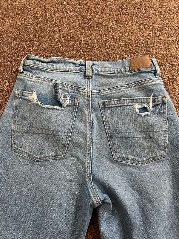 American Eagle Jeans Distressed High-Rise - Image 3