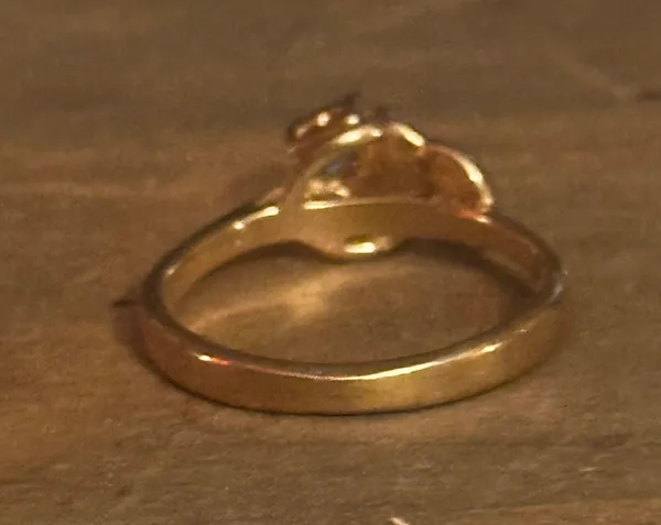 Vintage Simulated Diamond Flower Ring Gold - Image 7
