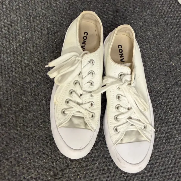 Converse Chuck Taylor All Star Lugged Low Top White Canvas Sneakers 567680C US 7 - Image 3