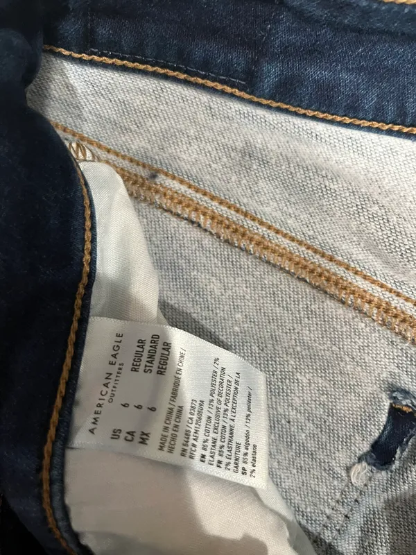 American Eagle Jeans - Image 3