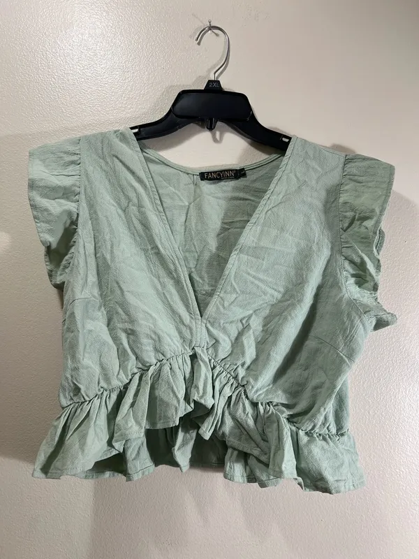 Vneck Ruffle Crop Top and Wide Leg Pants Green Size L - Image 4