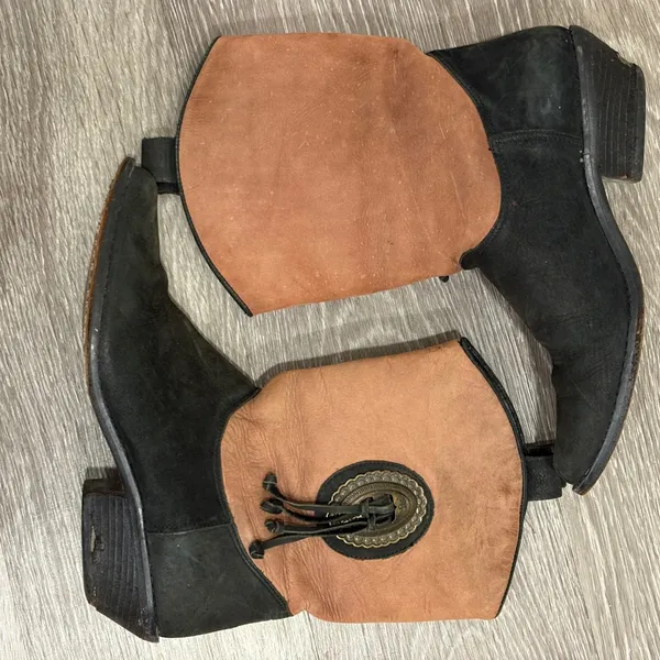 Vintage Colorblock Leather Western Boots Black Tan Concho Made in Brazil 6.5 - Image 9