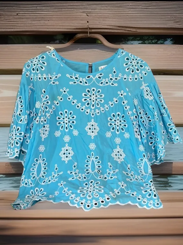 Sky Blue Eyelet Top Scalloped Bell Sleeves Studio JPP Womens Medium - Image 4