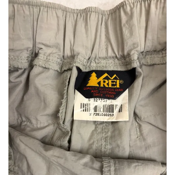 REI Womens activewear sports shorts sz Medium - Image 4