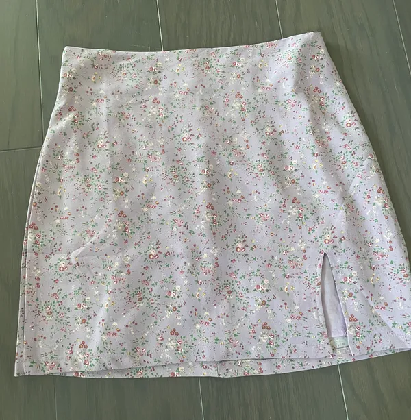Princess Polly Mini Skirt • Size 4 - Image 2