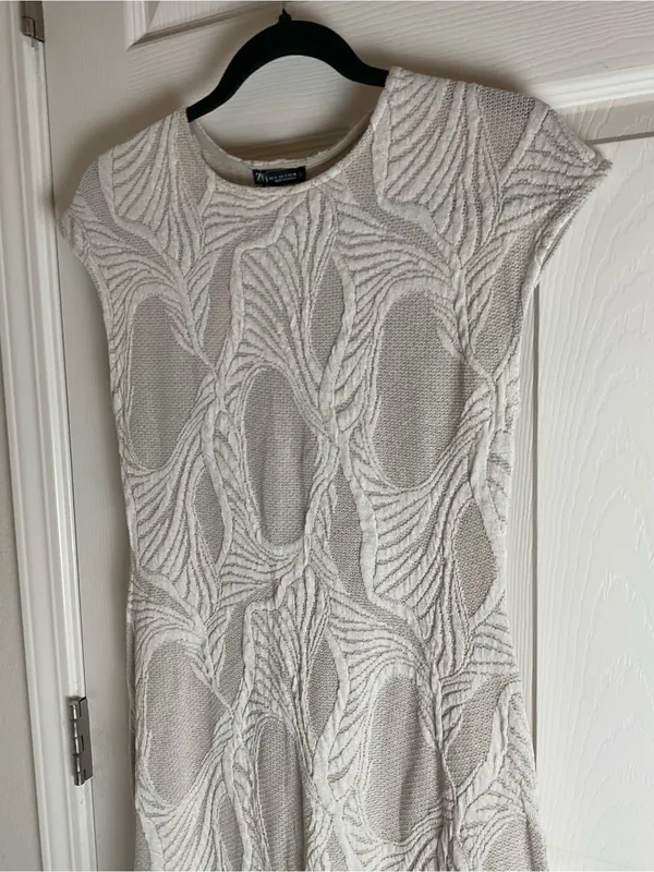 Zara Textured Cream & Beige Abstract 3D Knit Cap Sleeve Midi Dress Size Small - Image 4
