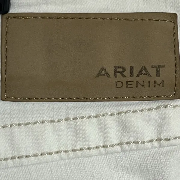 Ariat Women's White High Rise‎ Boyfriend 5" Shorts Size 32R Embroidered - Image 13