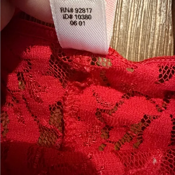 Victoria's Secret Y2K 2001 Scarlet Lace Camisole size small - Image 4