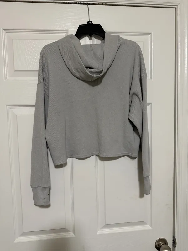 Gilly Hicks Grey Waffle Knit Long Sleeve Crop Hoodie - Image 5