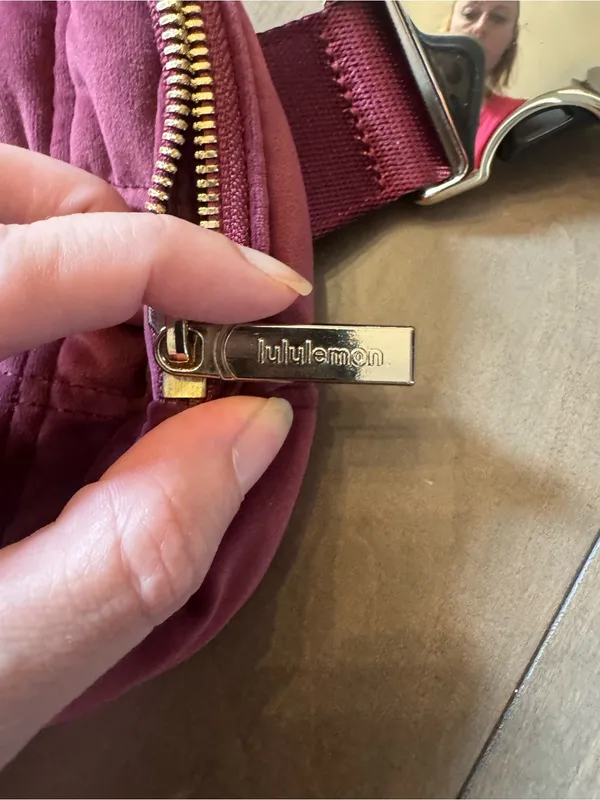Lululemon Quilted Velour Everywhere Belt Bag 1L Wine Berry Gold NWOT - Image 5