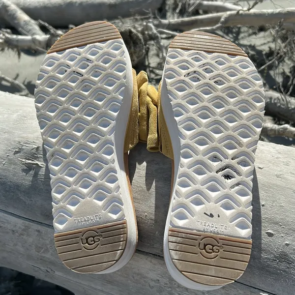 UGG Yellow Bow Platform Sandals Size 6.5 - Image 13