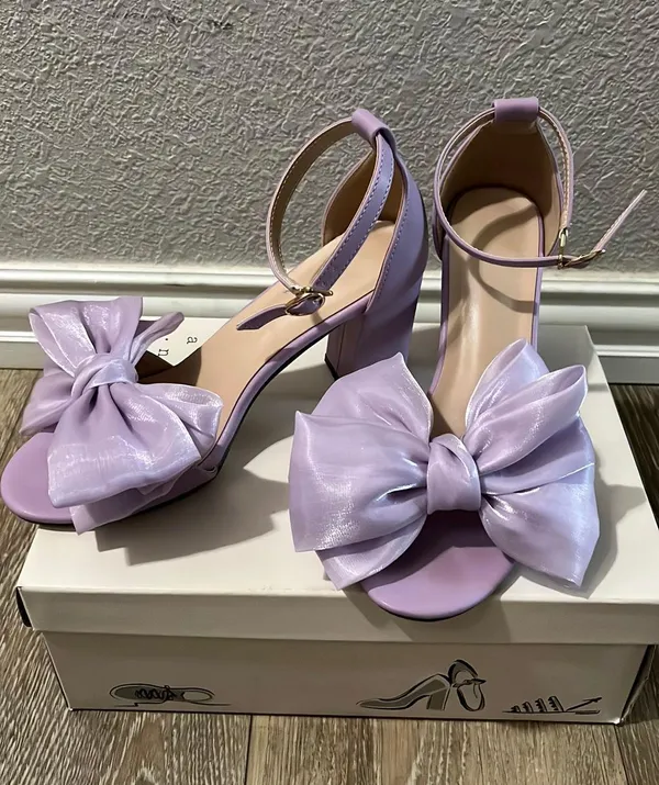 Purple heels with bow Size 6 - Image 2