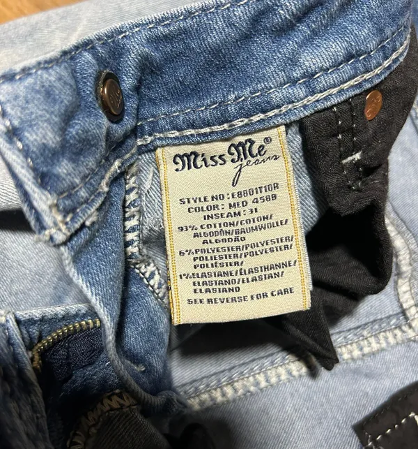 size 27 jeans, size 4 Buckle jeans - Image 7