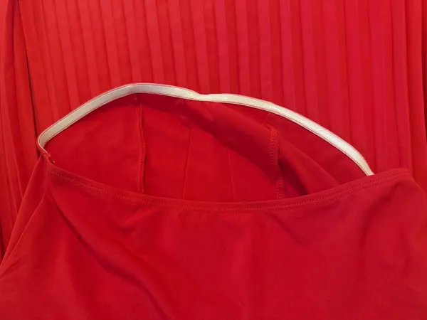 NWOT Red Pleated Tube Midi Dress size M - Image 12