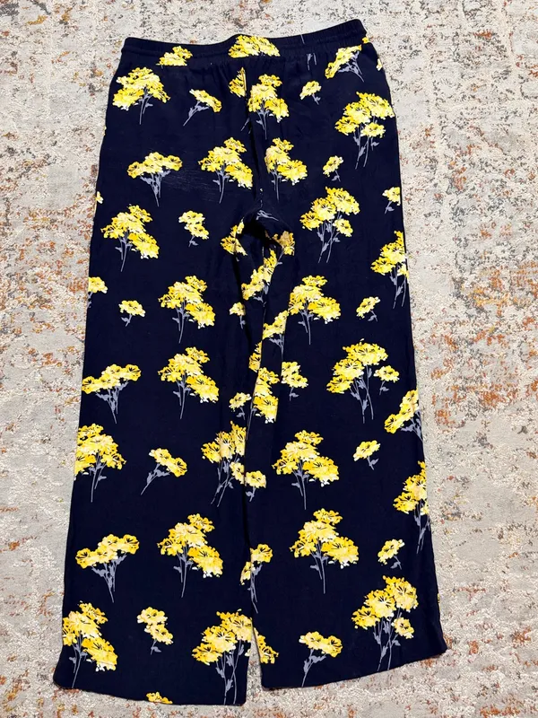LOFT Wide Leg pull on pants size Medium - Image 9