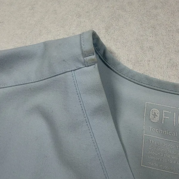 FIGS Kade Scrub Top Light Blue Size Large Men’s Medical Uniform V-Neck - Image 4