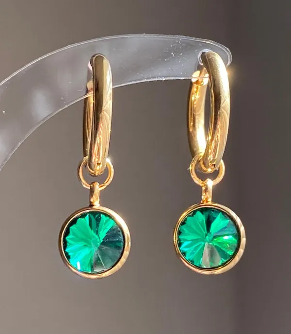 Handmade gold tone stainless steel green simple minimalist hoop earrings💚 - Image 3