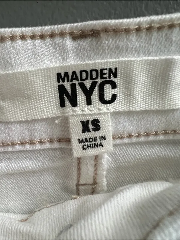 Madden NYC NWT White Eyelet Denim Skirt Y2K New Size XS - Image 5