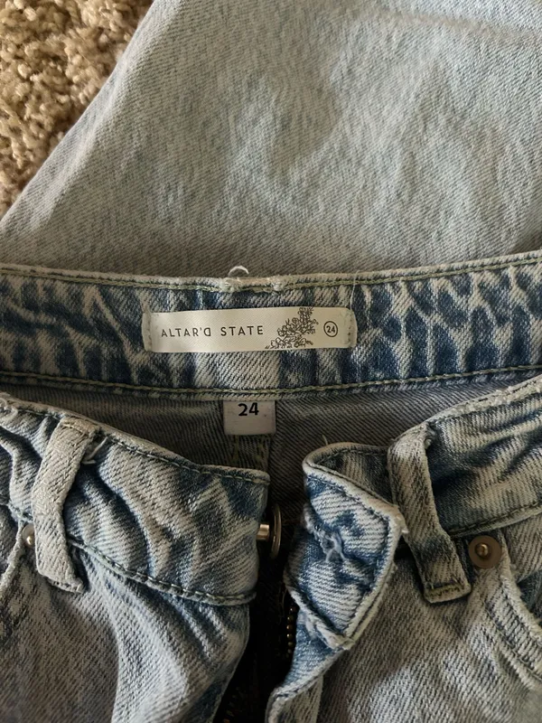 Abercrombie Jeans - Image 4