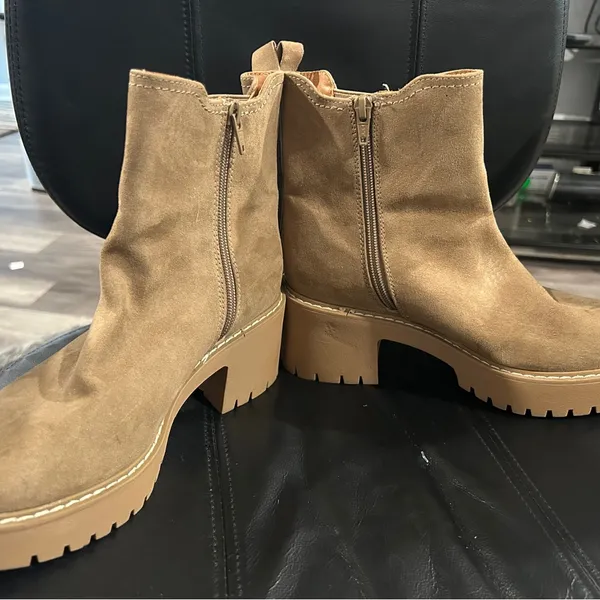 Universal Thread Tan Suede Ankle Boots - Image 7