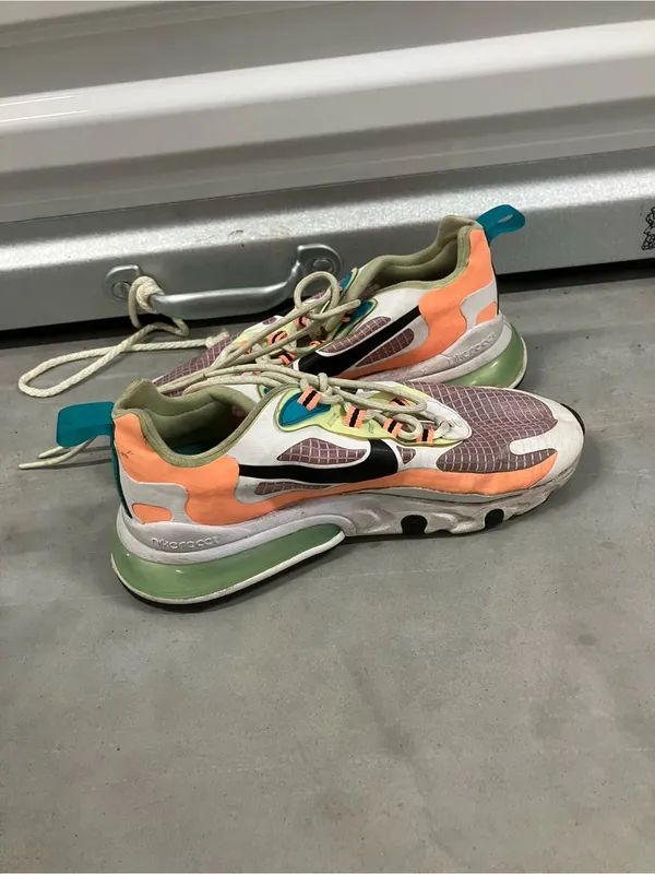 Nike Air Max 270 React SE Light Arctic Pink - Image 3