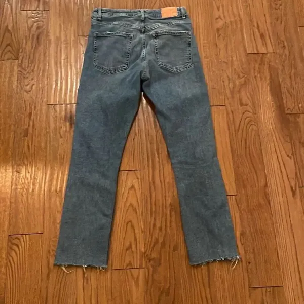 Zara high rise medium wash raw hem skinny jean 6 - Image 8