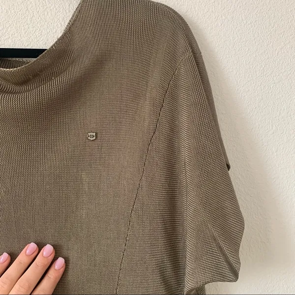 Woven T - Image 4