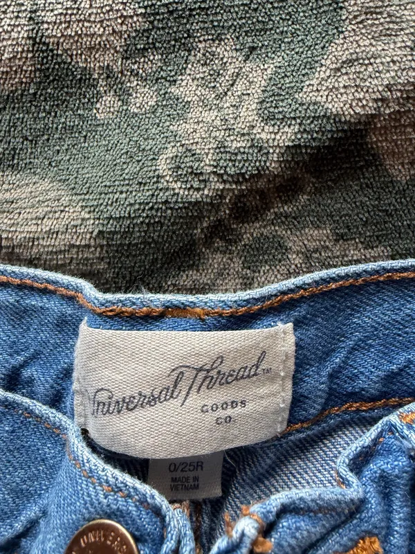 Wide-Leg Jeans Universal Thread - Image 4