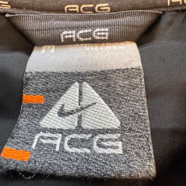 Women's Nike ACG Vest Size M Black Running - Image 3
