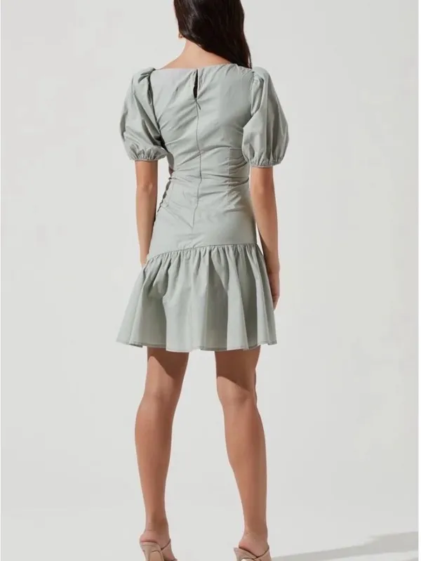 NWT ASTR Mayfair dress in‎ dusty sage cutout puffy sleeve Medium - Image 3